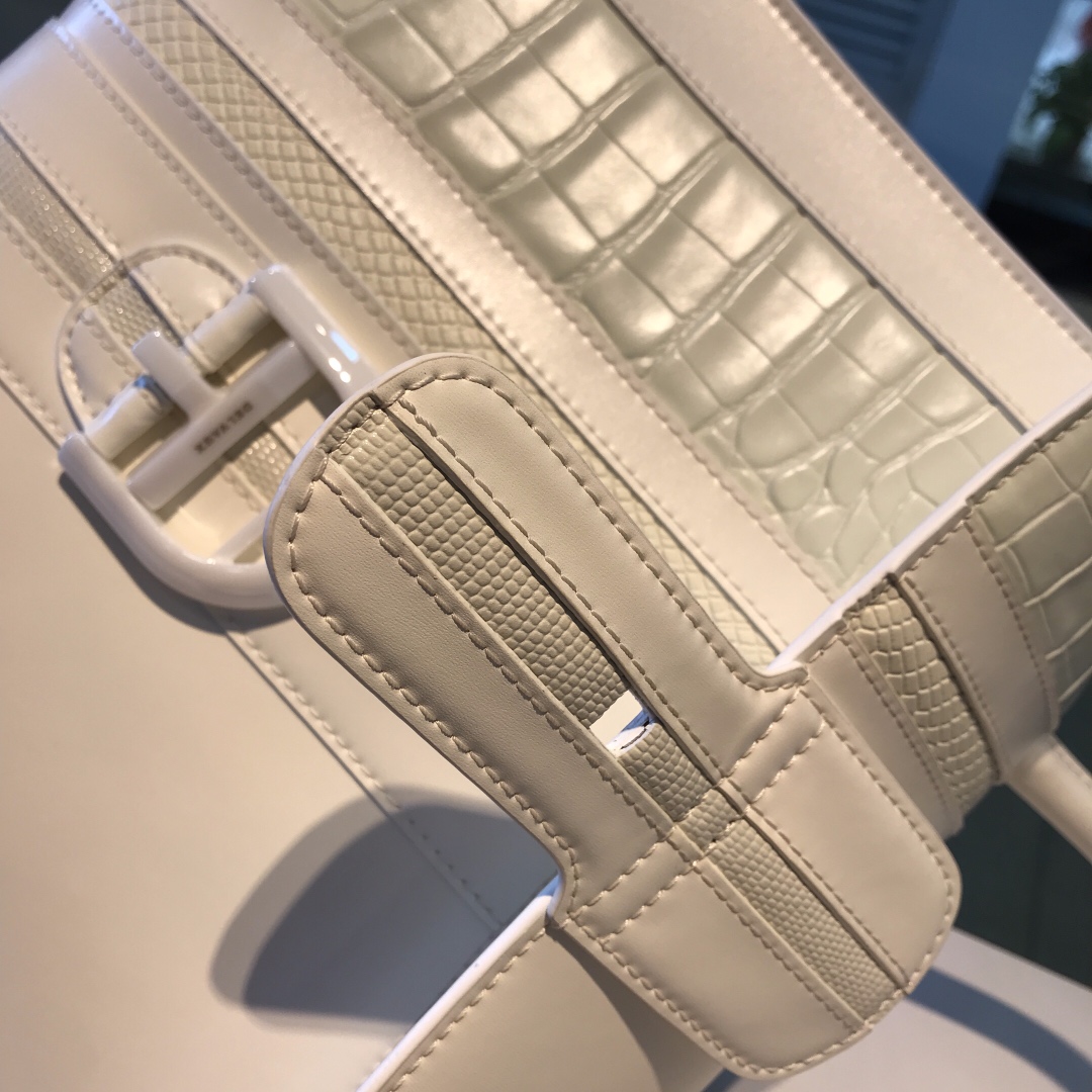 델보 브리앙 박스백 미듐